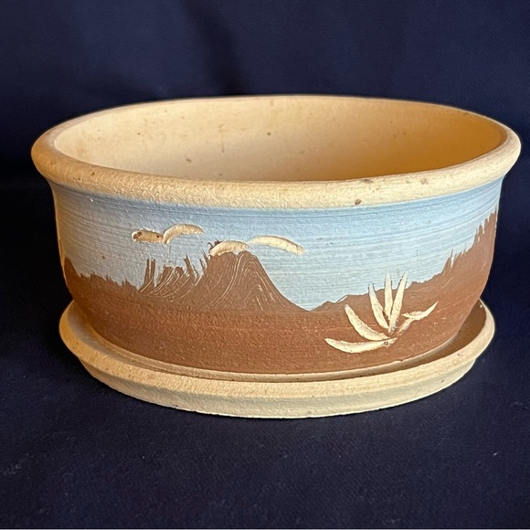 Gordon SW Pottery Planter - Picture 2 of 13